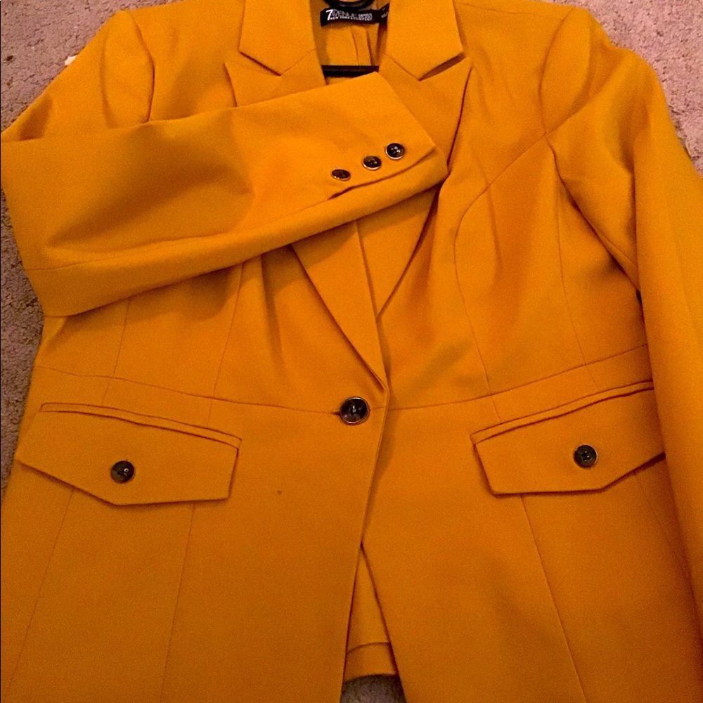 NWOT - Gold blazer